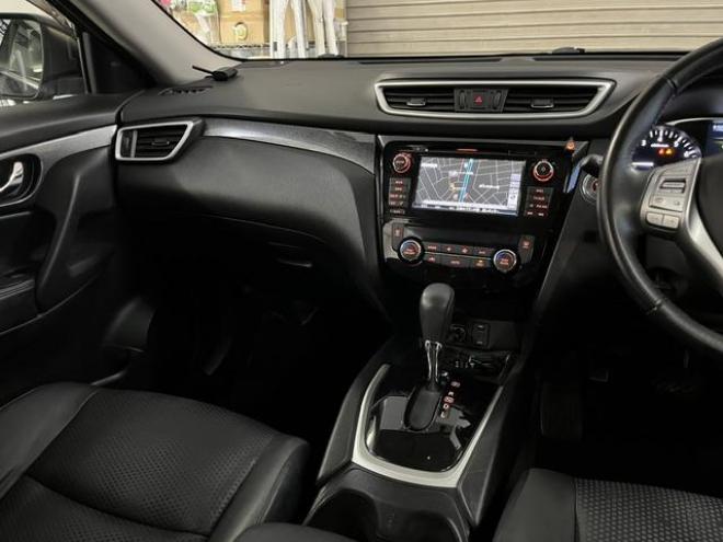 エクストレイル２０Ｘ　ブラックエクストリーマＸ　本州仕入　禁煙車　寒冷地仕様　パワーバックドア　全方位アラウンドビューモニター　社外１７インチＡＷ　純正１７ＡＷ＋スタッドレスタイヤ付　純正ナビ　フルセグ地デジ　ＤＶＤ再生　Ｂｌｕｅｔｏｏｔｈ対応 4WD 2000 5Dr