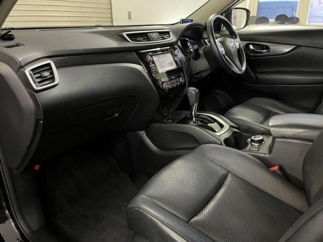 エクストレイル２０Ｘ　ブラックエクストリーマＸ　本州仕入　禁煙車　寒冷地仕様　パワーバックドア　全方位アラウンドビューモニター　社外１７インチＡＷ　純正１７ＡＷ＋スタッドレスタイヤ付　純正ナビ　フルセグ地デジ　ＤＶＤ再生　Ｂｌｕｅｔｏｏｔｈ対応 4WD 2000 5Dr