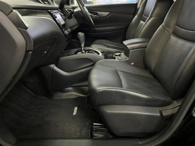 エクストレイル２０Ｘ　ブラックエクストリーマＸ　本州仕入　禁煙車　寒冷地仕様　パワーバックドア　全方位アラウンドビューモニター　社外１７インチＡＷ　純正１７ＡＷ＋スタッドレスタイヤ付　純正ナビ　フルセグ地デジ　ＤＶＤ再生　Ｂｌｕｅｔｏｏｔｈ対応 4WD 2000 5Dr