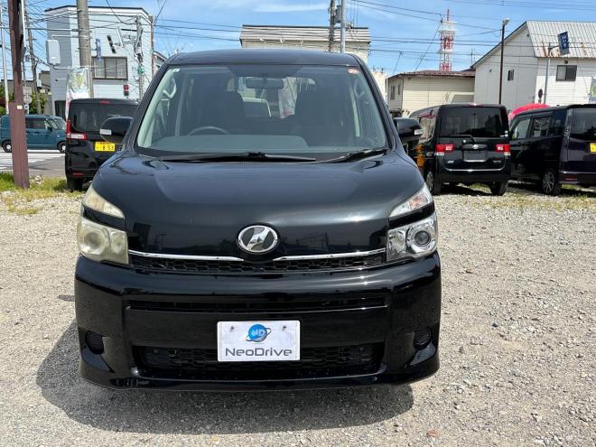 ヴォクシー2.0X Lエディション 4WD　ローンが不安な方＜優遇ローン＞1年保証　片側パワースライドドア 