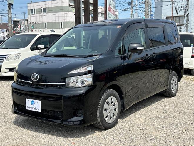 ヴォクシー2.0X Lエディション 4WD　ローンが不安な方＜優遇ローン＞1年保証　片側パワースライドドア 