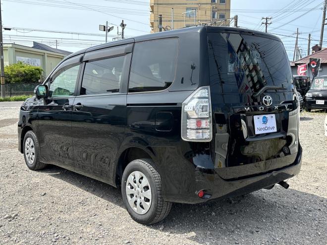 ヴォクシー2.0X Lエディション 4WD　ローンが不安な方＜優遇ローン＞1年保証　片側パワースライドドア 