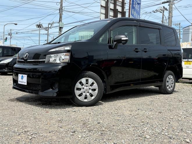 ヴォクシー2.0X Lエディション 4WD　ローンが不安な方＜優遇ローン＞1年保証　片側パワースライドドア 