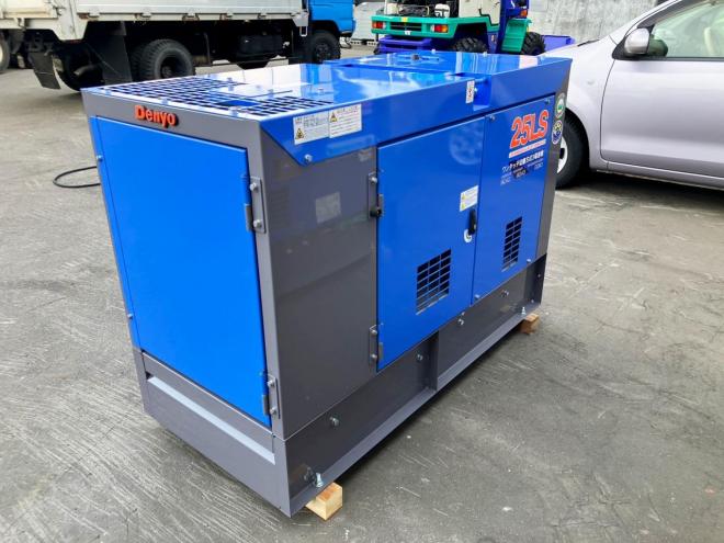 発電機デンヨー　新品　DCA-25LSKE　エンジン発電機　