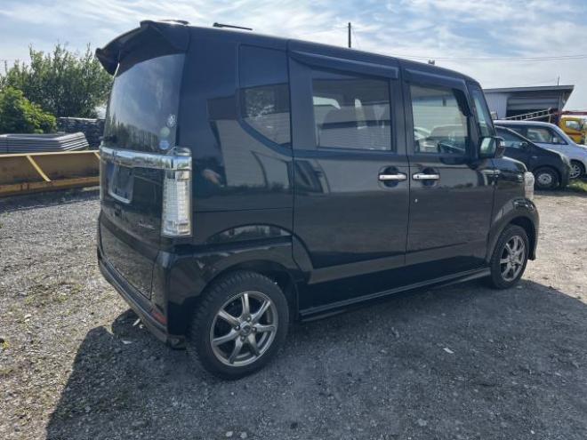 N-BOXカスタムGLパッケージ 4WD 660 5Dr