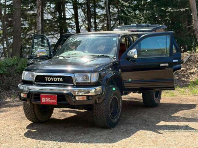 ハイラックスサーフ2.7 SSR-X Vセレクション 4WD　社外ナビ　バックカメラ　リフトアップ　社外アルミホイール　エアコン　ETC　ドライブレコーダー　パワステ　パワーウィンドウ　ABS　キーレスエントリー　ルーフレール 2700