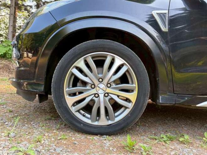 ヴェゼル1.5 ハイブリッド Z ホンダセンシング 4WD　クルーズコントロール　パワステ　パワーウィンドウ　エアコン　純正ナビ　バックカメラ　純正アルミホイール　ABS　キーレスエントリー　パドルシフト　シートヒーター　パワーシート 1500