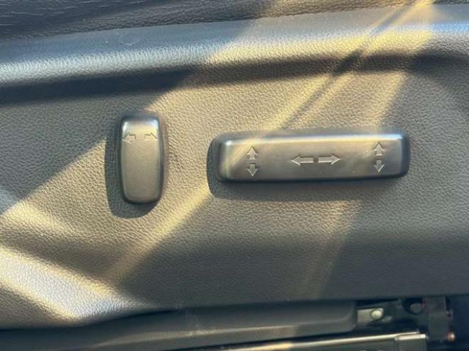 ヴェゼル1.5 ハイブリッド Z ホンダセンシング 4WD　クルーズコントロール　パワステ　パワーウィンドウ　エアコン　純正ナビ　バックカメラ　純正アルミホイール　ABS　キーレスエントリー　パドルシフト　シートヒーター　パワーシート 1500