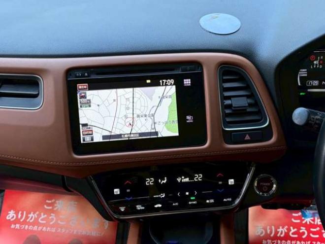 ヴェゼル1.5 ハイブリッド Z ホンダセンシング 4WD　クルーズコントロール　パワステ　パワーウィンドウ　エアコン　純正ナビ　バックカメラ　純正アルミホイール　ABS　キーレスエントリー　パドルシフト　シートヒーター　パワーシート 1500