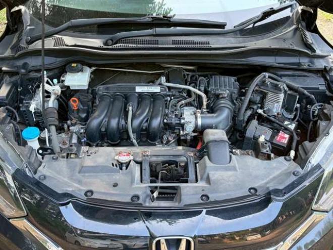 ヴェゼル1.5 ハイブリッド Z ホンダセンシング 4WD　クルーズコントロール　パワステ　パワーウィンドウ　エアコン　純正ナビ　バックカメラ　純正アルミホイール　ABS　キーレスエントリー　パドルシフト　シートヒーター　パワーシート 1500