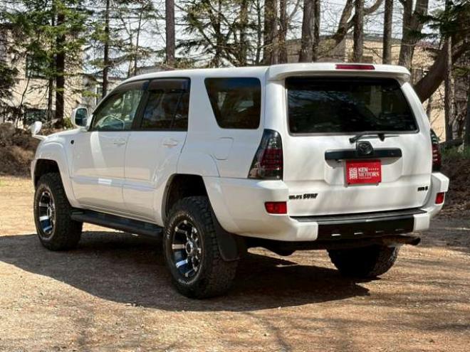 ハイラックスサーフ2.7 SSR-G 4WD　禁煙車　パワステ　パワーウィンドウ　ETC　社外ナビ　バックカメラ　キーレスエントリー　リフトアップ　エンジンスターター　寒冷地仕様　ABS　エアコン　盗難防止装置　社外アルミホイール 2700