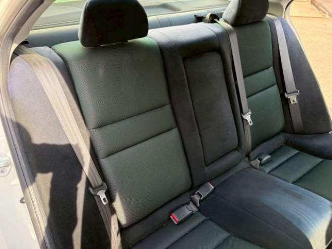アコード2.0 ユーロR　マニュアル6速　パワステ　パワーウィンドウ　ETC　純正ナビ　アルミホイール　キーレスエントリー　エアコン　ABS　盗難防止装置 2WD 2000