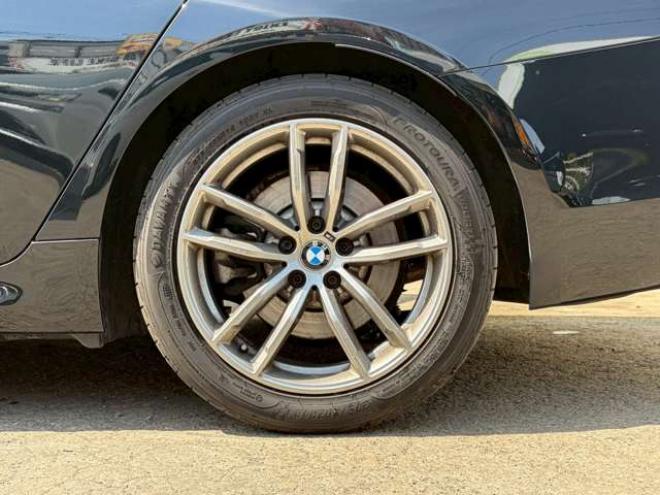 BMW5シリーズツーリング 523d xドライブ Mスピリット ディーゼルターボ　フルセグTV　ナビ　全方位カメラ　パワステ　パワーウィンドウ　ETC　エアコン　記録簿　キーレスエントリー　アルミホイール　ドライブレコーダー　パワーバックドア 正規輸入車 4WD 2000