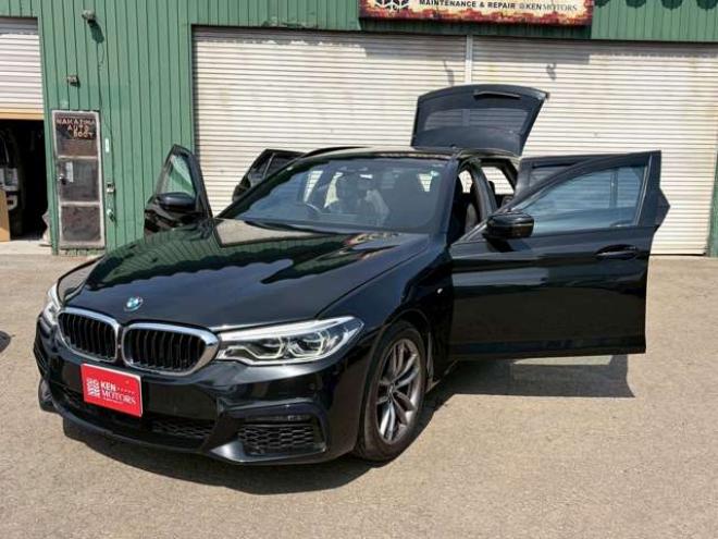 BMW5シリーズツーリング 523d xドライブ Mスピリット ディーゼルターボ　フルセグTV　ナビ　全方位カメラ　パワステ　パワーウィンドウ　ETC　エアコン　記録簿　キーレスエントリー　アルミホイール　ドライブレコーダー　パワーバックドア 正規輸入車 4WD 2000