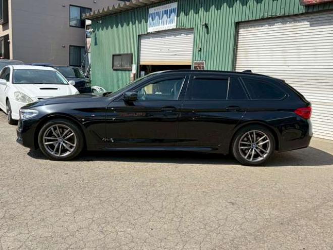 BMW5シリーズツーリング 523d xドライブ Mスピリット ディーゼルターボ　フルセグTV　ナビ　全方位カメラ　パワステ　パワーウィンドウ　ETC　エアコン　記録簿　キーレスエントリー　アルミホイール　ドライブレコーダー　パワーバックドア 正規輸入車 4WD 2000