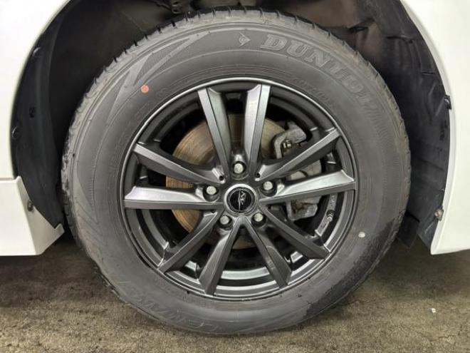 マークXジオエアリエル　寒冷地仕様　禁煙車　社外１６インチＡＷ　社外１６ＡＷ＋スタッドレスタイヤ付　純正ナビ　フルセグ地デジ　Ｂｌｕｅｔｏｏｔｈオーディオ　バックカメラ　ドライブレコーダー　ＨＩＤヘッドライト　横滑り防止装置 4WD 2400 5Dr