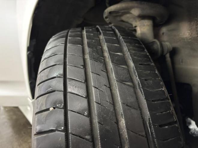 マークXジオエアリエル　寒冷地仕様　禁煙車　社外１６インチＡＷ　社外１６ＡＷ＋スタッドレスタイヤ付　純正ナビ　フルセグ地デジ　Ｂｌｕｅｔｏｏｔｈオーディオ　バックカメラ　ドライブレコーダー　ＨＩＤヘッドライト　横滑り防止装置 4WD 2400 5Dr