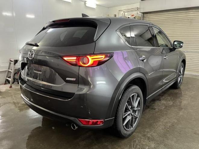 CX-5ＸＤ　Ｌパッケージ　本州仕入　寒冷地仕様　禁煙車　ヘッドアップディスプレイ　レーダークルーズ　車線逸脱警報　純正１９インチＡＷ　社外１７ＡＷ＋スタッドレスタイヤ付　パワートランク　純正ブラックレザーシート　ＥＴＣ　ＡＵＸ 4WD 2200 5Dr