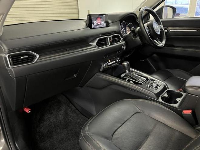 CX-5ＸＤ　Ｌパッケージ　本州仕入　寒冷地仕様　禁煙車　ヘッドアップディスプレイ　レーダークルーズ　車線逸脱警報　純正１９インチＡＷ　社外１７ＡＷ＋スタッドレスタイヤ付　パワートランク　純正ブラックレザーシート　ＥＴＣ　ＡＵＸ 4WD 2200 5Dr