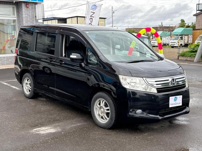 ステップワゴン2.0G Lパッケージ 4WD　ローンが不安な方＜優遇ローン＞　寒冷地仕様　社外ナビ　両側パワースライド 4WD 2000 5Dr
