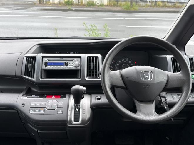 ステップワゴン2.0G Lパッケージ 4WD　ローンが不安な方＜優遇ローン＞　寒冷地仕様　社外ナビ　両側パワースライド 4WD 2000 5Dr