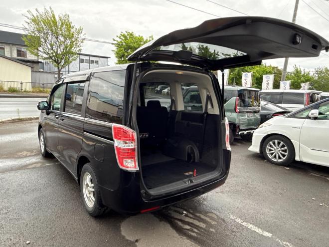 ステップワゴン2.0G Lパッケージ 4WD　ローンが不安な方＜優遇ローン＞　寒冷地仕様　社外ナビ　両側パワースライド 4WD 2000 5Dr