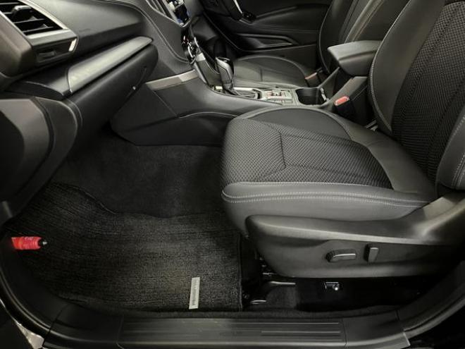 フォレスタープレミアム　本州仕入　寒冷地仕様　禁煙車　アイサイト　ＸＭＯＤＥ　レーダークルーズ　純正１８インチＡＷ　社外１７ＡＷ＋スタッドレスタイヤ　パワーバックドア　純正ブラックハーフレザーシート　デジタルインナーミラー 4WD 2500 5Dr