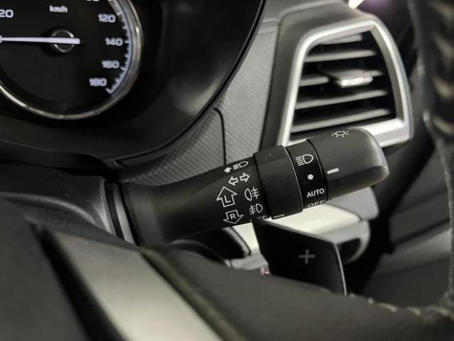 フォレスタープレミアム　本州仕入　寒冷地仕様　禁煙車　アイサイト　ＸＭＯＤＥ　レーダークルーズ　純正１８インチＡＷ　社外１７ＡＷ＋スタッドレスタイヤ　パワーバックドア　純正ブラックハーフレザーシート　デジタルインナーミラー 4WD 2500 5Dr