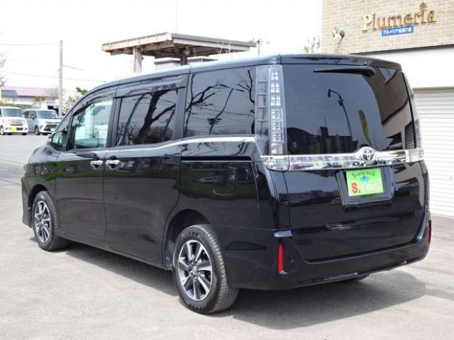 ヴォクシー2.0 V 4WD　保証1年/走行距離無制限　4WD　両側パワースライドドア　ALPINE　BIGX　9型ナビ　地デジ　バックカメラ　Bluetooth接続　フリップダウンモニター　オートマチックハイビーム　前後ドライブレコーダー　冬タイヤ付き 2000