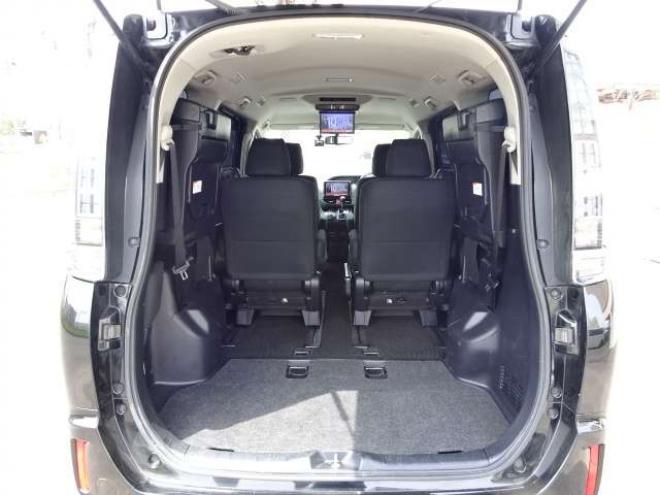 ヴォクシー2.0 V 4WD　保証1年/走行距離無制限　4WD　両側パワースライドドア　ALPINE　BIGX　9型ナビ　地デジ　バックカメラ　Bluetooth接続　フリップダウンモニター　オートマチックハイビーム　前後ドライブレコーダー　冬タイヤ付き 2000