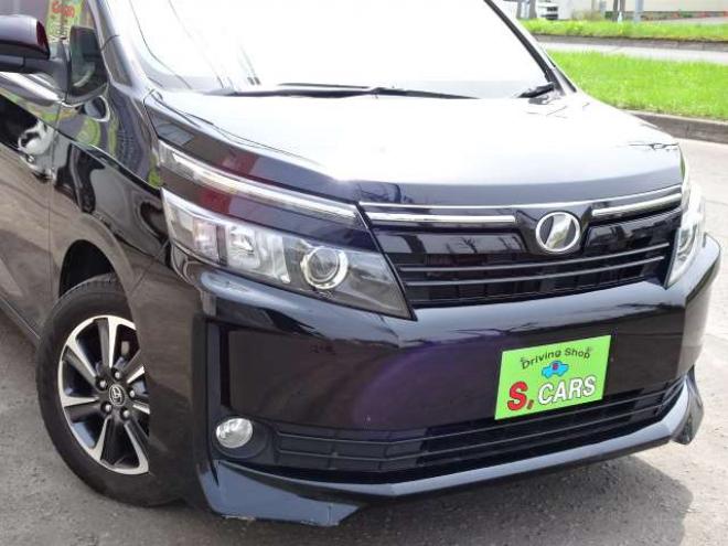 ヴォクシー2.0 V 4WD　保証1年/走行距離無制限　4WD　両側パワースライドドア　ALPINE　BIGX　9型ナビ　地デジ　バックカメラ　Bluetooth接続　フリップダウンモニター　オートマチックハイビーム　前後ドライブレコーダー　冬タイヤ付き 2000