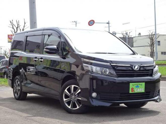 ヴォクシー2.0 V 4WD　保証1年/走行距離無制限　4WD　両側パワースライドドア　ALPINE　BIGX　9型ナビ　地デジ　バックカメラ　Bluetooth接続　フリップダウンモニター　オートマチックハイビーム　前後ドライブレコーダー　冬タイヤ付き 2000