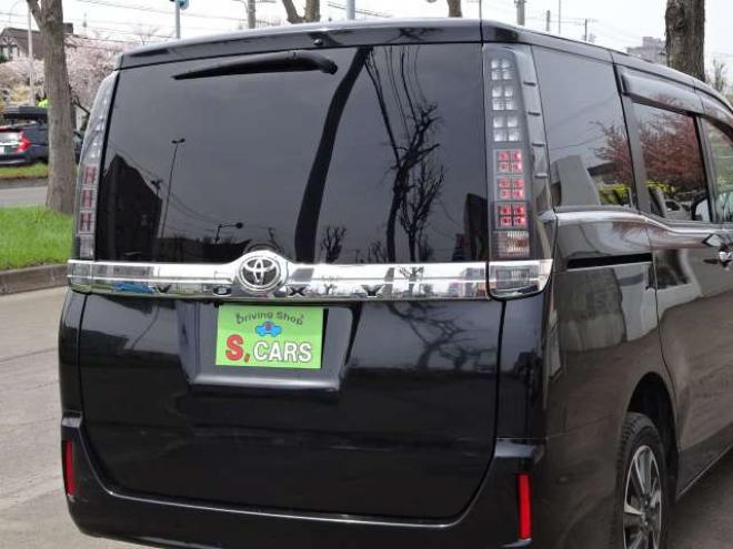ヴォクシー2.0 V 4WD　保証1年/走行距離無制限　4WD　両側パワースライドドア　ALPINE　BIGX　9型ナビ　地デジ　バックカメラ　Bluetooth接続　フリップダウンモニター　オートマチックハイビーム　前後ドライブレコーダー　冬タイヤ付き 2000