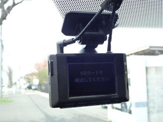 ヴォクシー2.0 V 4WD　保証1年/走行距離無制限　4WD　両側パワースライドドア　ALPINE　BIGX　9型ナビ　地デジ　バックカメラ　Bluetooth接続　フリップダウンモニター　オートマチックハイビーム　前後ドライブレコーダー　冬タイヤ付き 2000
