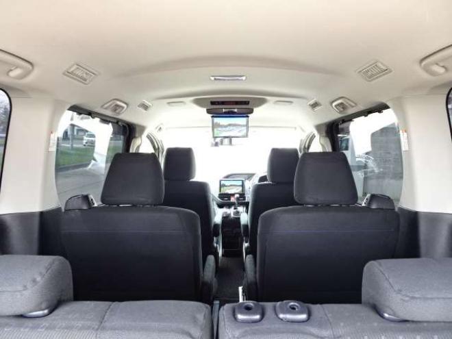 ヴォクシー2.0 V 4WD　保証1年/走行距離無制限　4WD　両側パワースライドドア　ALPINE　BIGX　9型ナビ　地デジ　バックカメラ　Bluetooth接続　フリップダウンモニター　オートマチックハイビーム　前後ドライブレコーダー　冬タイヤ付き 2000