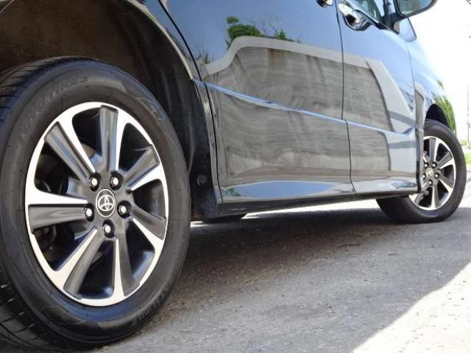 ヴォクシー2.0 ZS 煌 4WD　本州車　保証1年/走行距離無制限　4WD　ワンオーナー　　両側パワースライドドア　純正ナビ　地デジ　バックカメラ　Bluetooth接続　フリップダウンモニター　LEDヘッドライト　ビルトインETC　冬タイヤ付き 2000