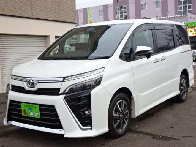 ヴォクシー2.0 ZS 煌II 4WD　本州車　保証1年/走行距離無制限　4WD　後期型　トヨタセーフティセンス　両側パワースライドドア　純正ナビ　地デジ　バックカメラ　LEDヘッドライト　ビルトインETC　クルーズコントロール　冬タイヤ付属　USB接続 2000