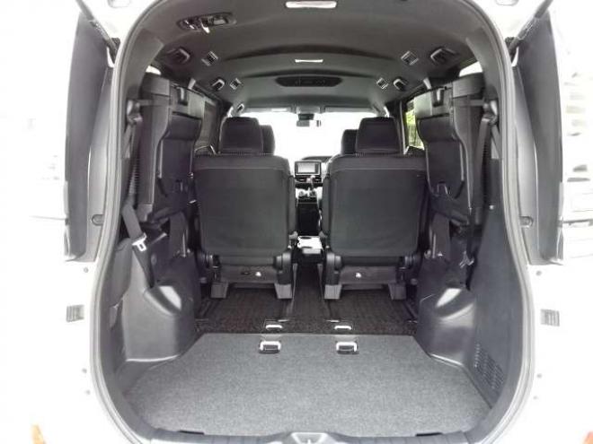 ヴォクシー2.0 ZS 煌II 4WD　本州車　保証1年/走行距離無制限　4WD　後期型　トヨタセーフティセンス　両側パワースライドドア　純正ナビ　地デジ　バックカメラ　LEDヘッドライト　ビルトインETC　クルーズコントロール　冬タイヤ付属　USB接続 2000