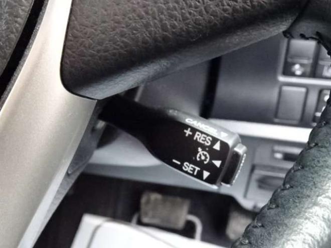 ヴォクシー2.0 ZS 煌II 4WD　本州車　保証1年/走行距離無制限　4WD　後期型　トヨタセーフティセンス　両側パワースライドドア　純正ナビ　地デジ　バックカメラ　LEDヘッドライト　ビルトインETC　クルーズコントロール　冬タイヤ付属　USB接続 2000