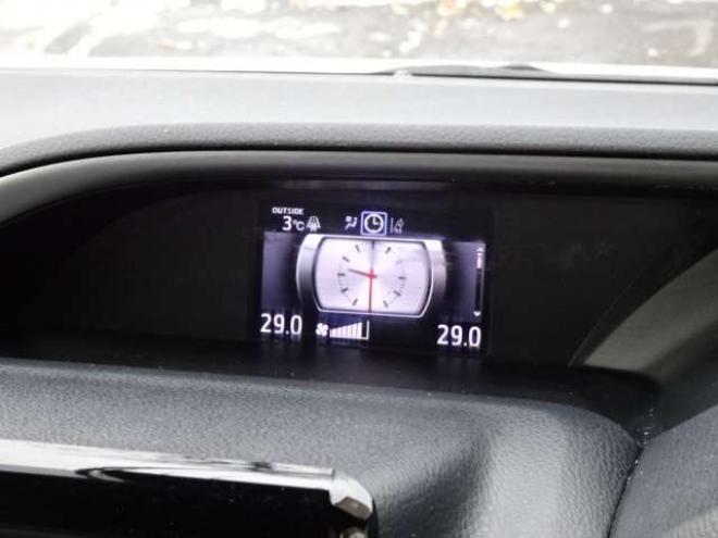 ヴォクシー2.0 ZS 煌II 4WD　本州車　保証1年/走行距離無制限　4WD　後期型　トヨタセーフティセンス　両側パワースライドドア　純正ナビ　地デジ　バックカメラ　LEDヘッドライト　ビルトインETC　クルーズコントロール　冬タイヤ付属　USB接続 2000