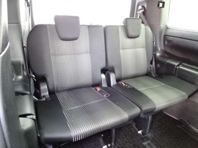 ヴォクシー2.0 ZS 煌II 4WD　本州車　保証1年/走行距離無制限　4WD　後期型　トヨタセーフティセンス　両側パワースライドドア　純正ナビ　地デジ　バックカメラ　LEDヘッドライト　ビルトインETC　クルーズコントロール　冬タイヤ付属　USB接続 2000