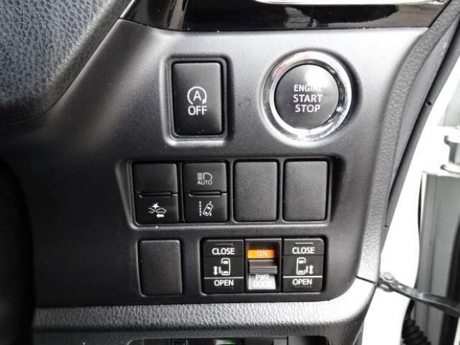 ヴォクシー2.0 ZS 煌II 4WD　本州車　保証1年/走行距離無制限　4WD　後期型　トヨタセーフティセンス　両側パワースライドドア　純正ナビ　地デジ　バックカメラ　LEDヘッドライト　ビルトインETC　クルーズコントロール　冬タイヤ付属　USB接続 2000