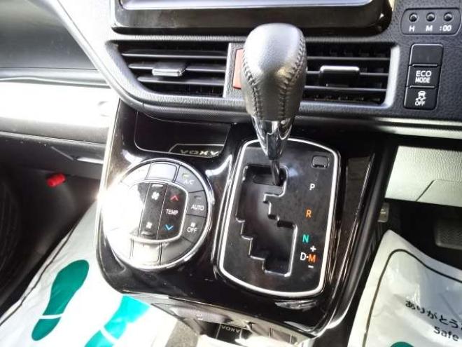 ヴォクシー2.0 ZS 煌II 4WD　本州車　保証1年/走行距離無制限　4WD　トヨタセーフティセンス　両側パワースライドドア　純正ナビ　ビルトインETC　LEDヘッドライト　純正16インチアルミホイール アイドリングストップ　スマートキー　冬タイヤ付 2000