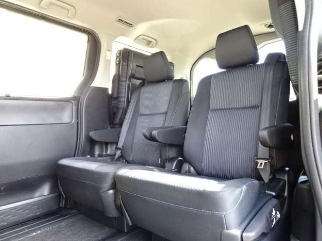 ヴォクシー2.0 ZS 煌II 4WD　本州車　保証1年/走行距離無制限　4WD　トヨタセーフティセンス　両側パワースライドドア　純正ナビ　ビルトインETC　LEDヘッドライト　純正16インチアルミホイール アイドリングストップ　スマートキー　冬タイヤ付 2000