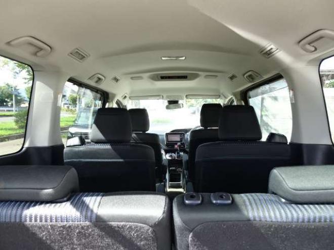 ヴォクシー2.0 ZS 煌II 4WD　本州車　保証1年/走行距離無制限　4WD　トヨタセーフティセンス　両側パワースライドドア　純正ナビ　ビルトインETC　LEDヘッドライト　純正16インチアルミホイール アイドリングストップ　スマートキー　冬タイヤ付 2000