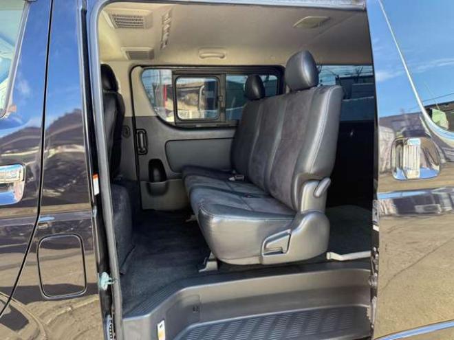 ハイエースバン3.0 スーパーGL ダークプライム ロングボディ ディーゼルターボ 4WD　本州車　4WD　3.0ディーゼルターボ　ダークプライム　新品タイミングベルト/ウォーターポンプ交換込　DELF&NASCARホワイトレタータイヤ　バックカメラ　本革巻黒木目ハンドル　メッキグリル　LEDヘッドライト ETC 3000