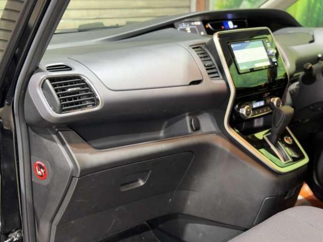 セレナ2.0 XV 4WD　防錆塗装4WDTVナビBカメETCドラレコ 2000