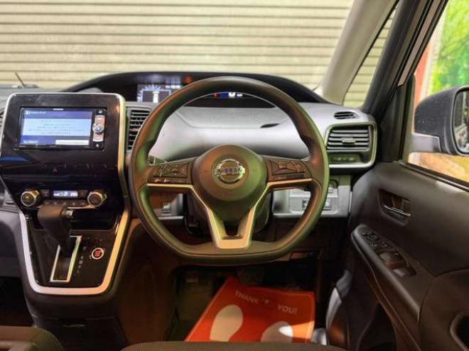 セレナ2.0 XV 4WD　防錆塗装4WDTVナビBカメETCドラレコ 2000