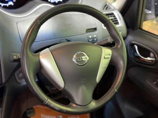 セレナ2.0 ハイウェイスター Vセレクション+Safety 4WD　防錆塗装4WDTVナビBカメETC 2000