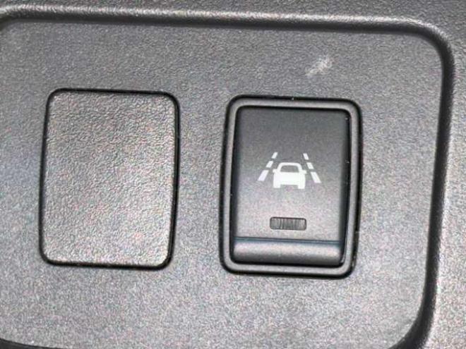 セレナ2.0 ハイウェイスター Vセレクション+Safety 4WD　防錆塗装4WDTVナビBカメETC 2000